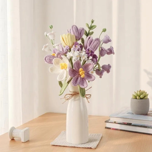 Gehäkelter Blumenstrauß in Vase zum Geburtstag - JAMES ALFONSO