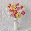 Gehäkelter Mohnblumenstrauß als August-Geburtsblume - JAMES ALFONSO